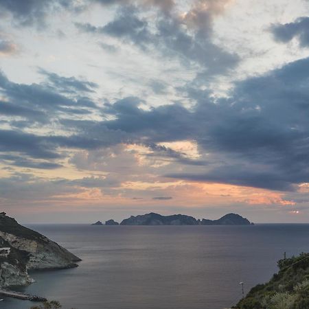 Maridea Casa Vacanza- Le Alcove Sul Mare Suites ポンツァ エクステリア 写真