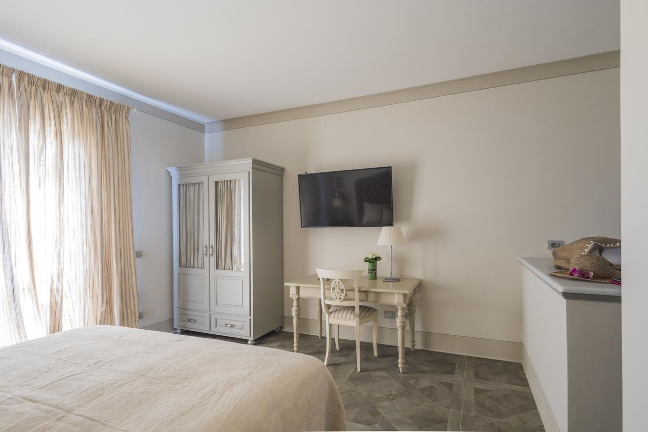 Maridea Casa Vacanza- Le Alcove Sul Mare Suites ポンツァ エクステリア 写真